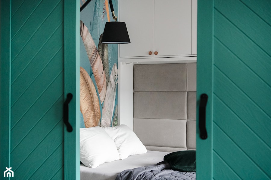 Mieszkanie z przesuwnymi drzwiami - Salon, styl nowoczesny - zdjęcie od Pracownia projektowa Ideovo
