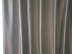 Zasłona srebrno-szara typu blackout - zdjęcie od Grace Firany Studio Dekoracji Okien i Wnętrz