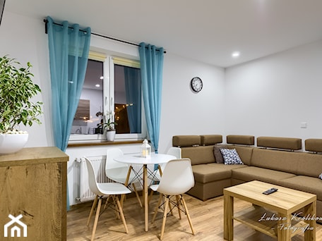 Aranżacje wnętrz - Salon: Apartament za Świerkami - Salon - Fotograf wnętrz Krynica. Przeglądaj, dodawaj i zapisuj najlepsze zdjęcia, pomysły i inspiracje designerskie. W bazie mamy już prawie milion fotografii!