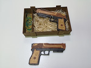 Drewniane pistolety na gumki - zdjęcie od BIZlaser
