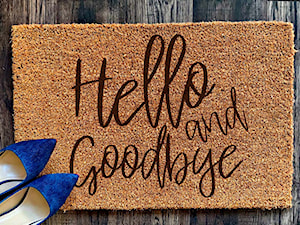 "Hello and Goodbye" Wycieraczka kokosowa - zdjęcie od Giftgravity