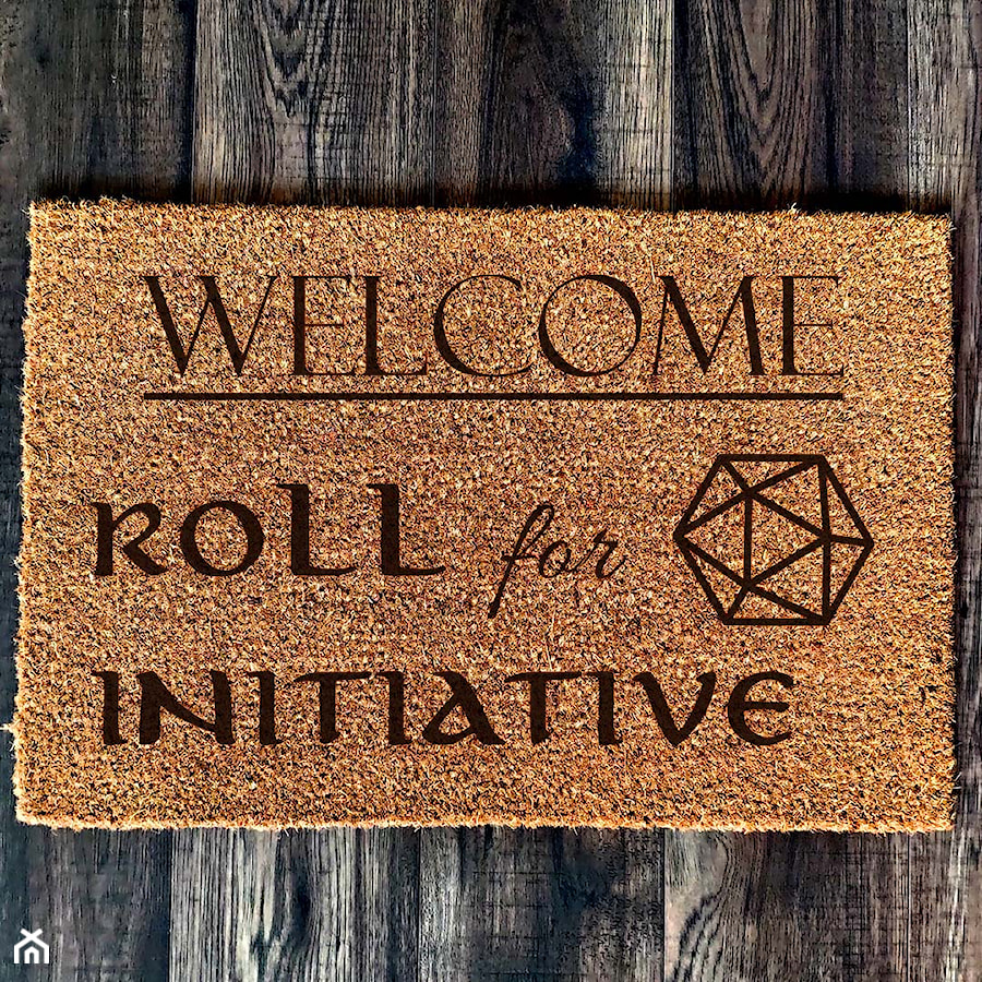 "Roll for Initiative" Wycieraczka kokosowa - zdjęcie od Giftgravity