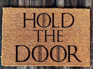 "Hold The Door" Wycieraczka kokosowa - zdjęcie od Giftgravity