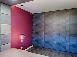 Elmo - Średnia różowa sypialnia, styl nowoczesny - zdjęcie od Niuans projektowanie wnętrz