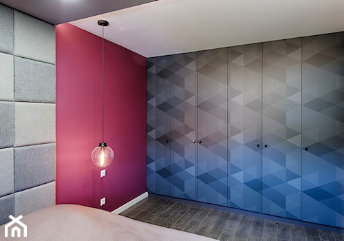 Elmo - Średnia różowa sypialnia, styl nowoczesny - zdjęcie od Niuans projektowanie wnętrz
