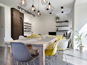 Elmo - Mały biały salon z jadalnią, styl nowoczesny - zdjęcie od Niuans projektowanie wnętrz
