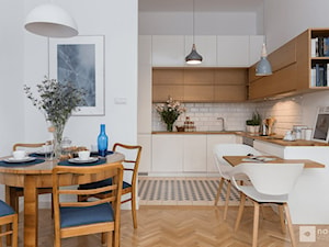 Biała kuchnia w stylu skandynawskim - zdjęcie od NaekoINTERIORS