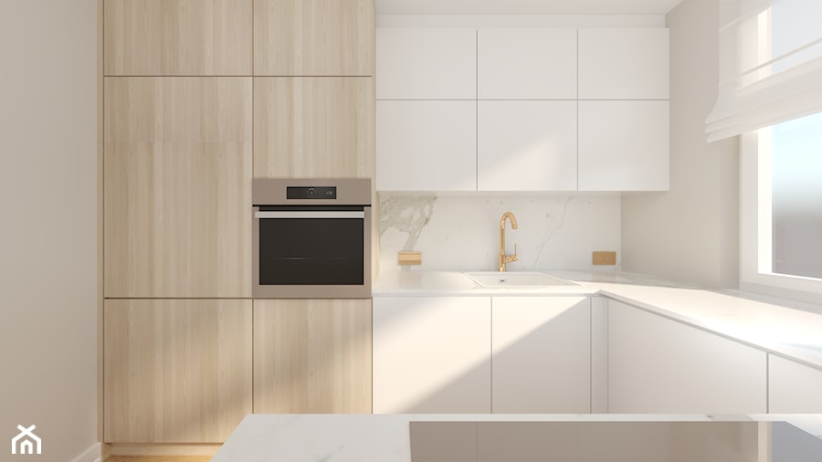 Jasna kuchnia w odcieniach bieli i drewna z elementami marmurowymi - zdjęcie od PAW DESIGN