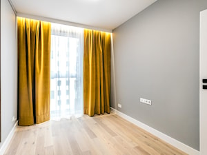 Apartament o powierzchni 69 m² w Warszawie (Wola, ul. Sowińskiego) - Sypialnia, styl nowoczesny - zdjęcie od MOOVIN INTERIORS