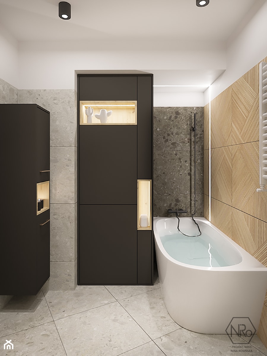 łazienka z wanną narożną zabudową, płytkami drewnopodobnymi i lastryko - zdjęcie od Projekt NiRo