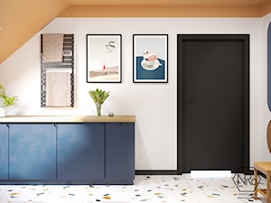 kolorowa łazienka z wanną wolnostojącą - zdjęcie od Projekt NiRo