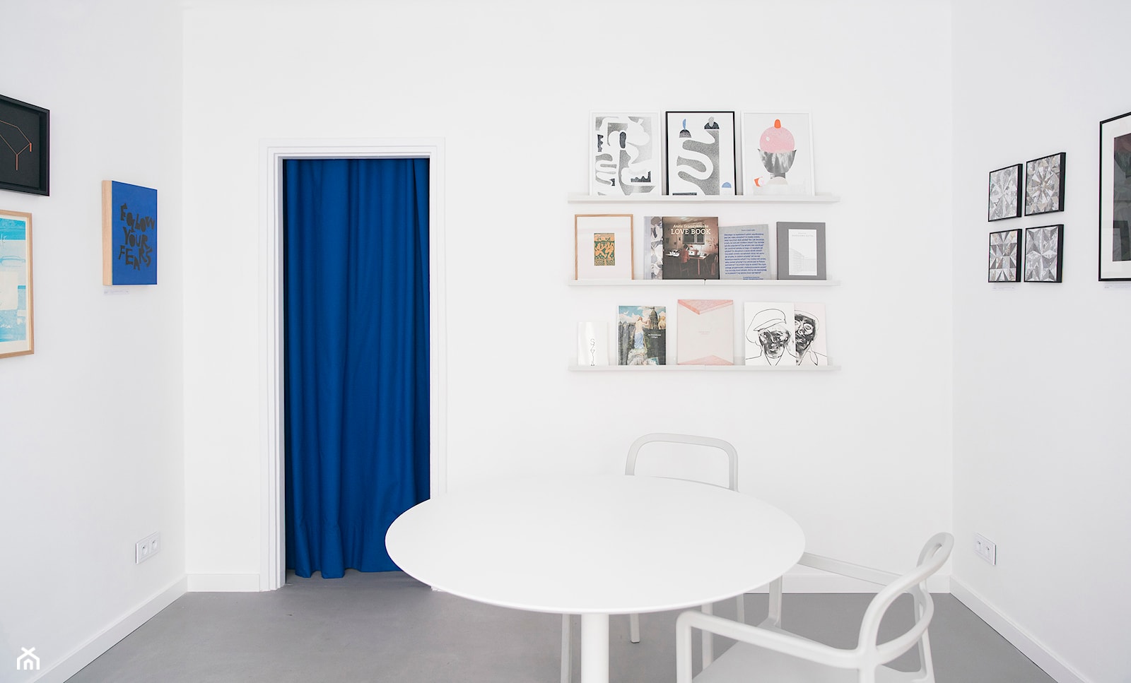 Sztuki - sklep ze sztuką - Wnętrza publiczne, styl minimalistyczny - zdjęcie od ŁAD Studio - Homebook