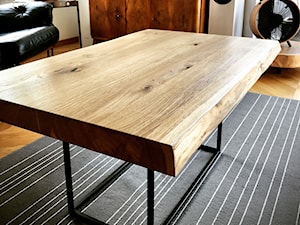 JORMUN stolik z blatem dębowym na centralnej nodze - zdjęcie od Dobek & Stypińska Manufaktura