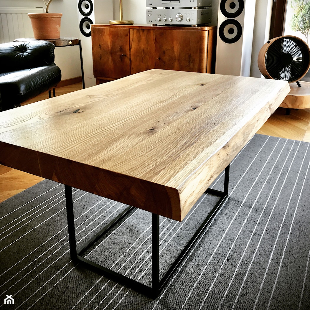 JORMUN stolik z blatem dębowym na centralnej nodze - zdjęcie od Dobek & Stypińska Manufaktura - Homebook