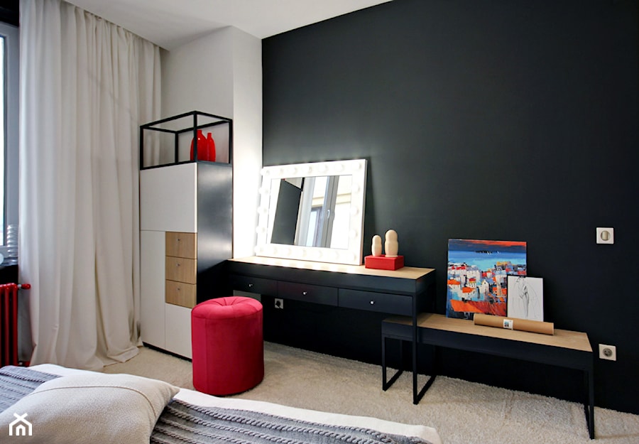 20th Floor - Średnie w osobnym pomieszczeniu z sofą z zabudowanym biurkiem białe czarne biuro, styl minimalistyczny - zdjęcie od Nika Vorotyntseva architecture-design bureau