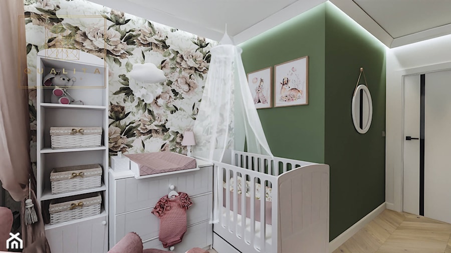 motyw kwiatowy w pokoju noworodka dziewczynki - zdjęcie od Qualita Interno