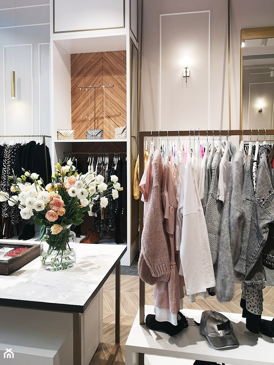 POSH! CONCEPT STORE BUTIK ODZIEŻOWY - Wnętrza publiczne, styl glamour - zdjęcie od Knap Przyłuska Grupa Projektowa