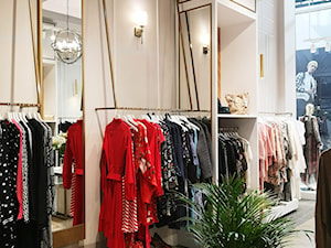 POSH! CONCEPT STORE BUTIK ODZIEŻOWY - Wnętrza publiczne, styl glamour - zdjęcie od Knap Przyłuska Grupa Projektowa