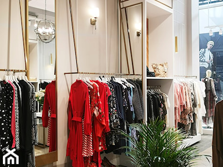 Aranżacje wnętrz - Wnętrza publiczne: POSH! CONCEPT STORE BUTIK ODZIEŻOWY - Wnętrza publiczne, styl glamour - Knap Przyłuska Grupa Projektowa. Przeglądaj, dodawaj i zapisuj najlepsze zdjęcia, pomysły i inspiracje designerskie. W bazie mamy już prawie milion fotografii!