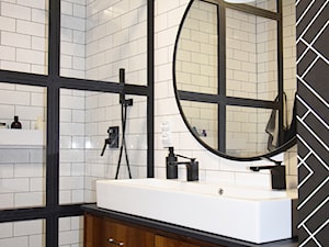 Soft loft - Mała bez okna z lustrem z dwoma umywalkami łazienka, styl industrialny - zdjęcie od KOLORUM