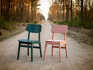 Kolorowe krzesła dębowe