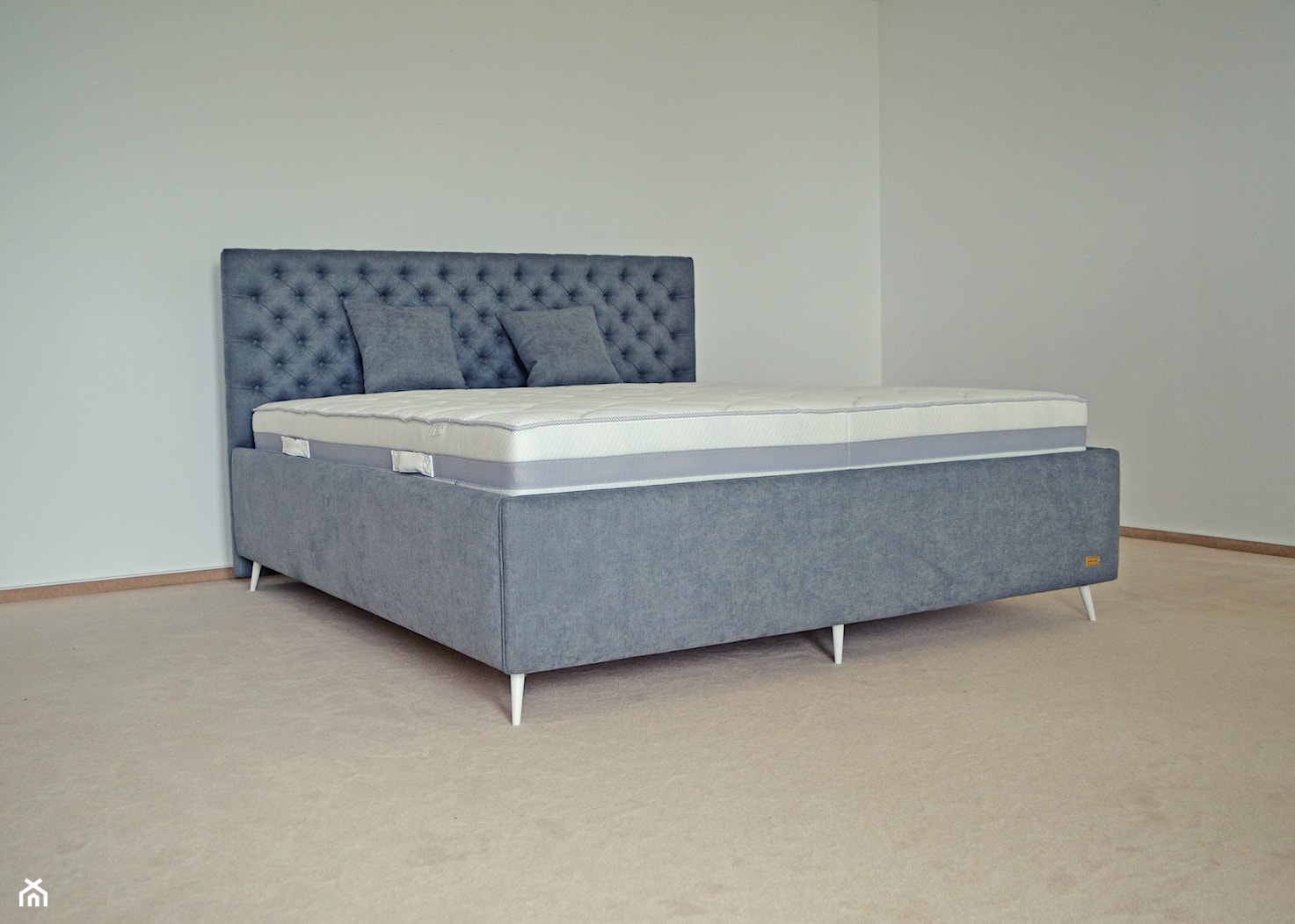 Łóżko tapicerowane ACRUX - zdjęcie od ZABŁYSZCZ - Homebook