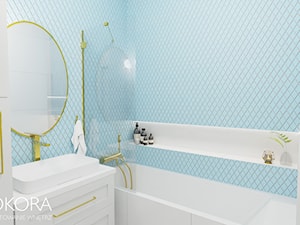 Błękitna łazienka ze złotymi akcentami. - zdjęcie od POKORA - Projektowanie wnętrz