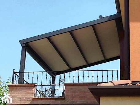 Aranżacje wnętrz - Taras: Grako - Pergola Ogrodowa Top Sintesi - Grako Home Design. Przeglądaj, dodawaj i zapisuj najlepsze zdjęcia, pomysły i inspiracje designerskie. W bazie mamy już prawie milion fotografii!