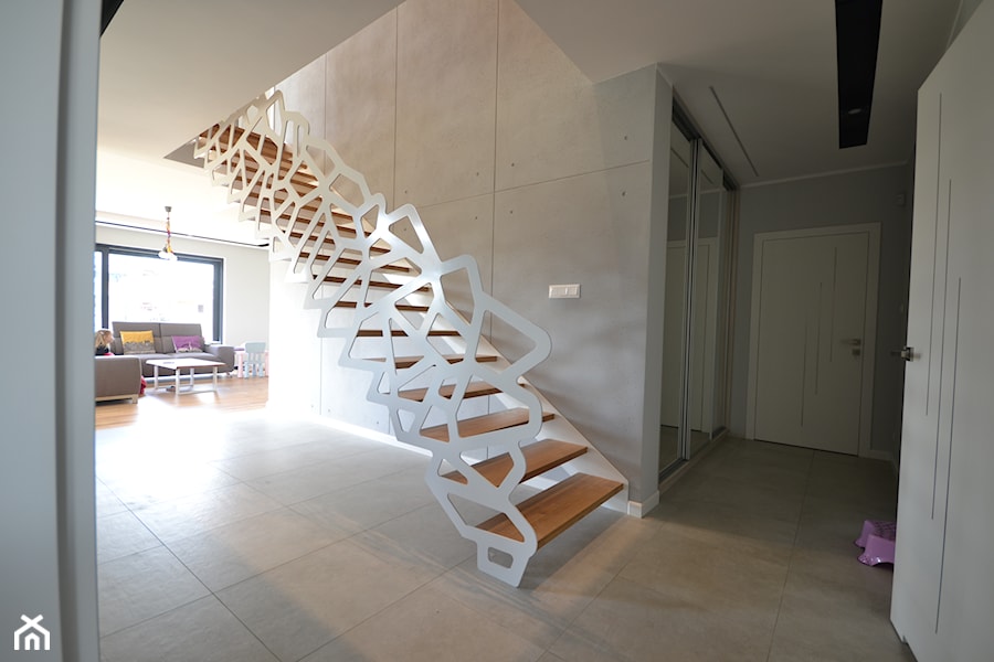 Nowoczesne schody ażurowe z metalową balustradą - Salon, styl nowoczesny - zdjęcie od Schodo-System