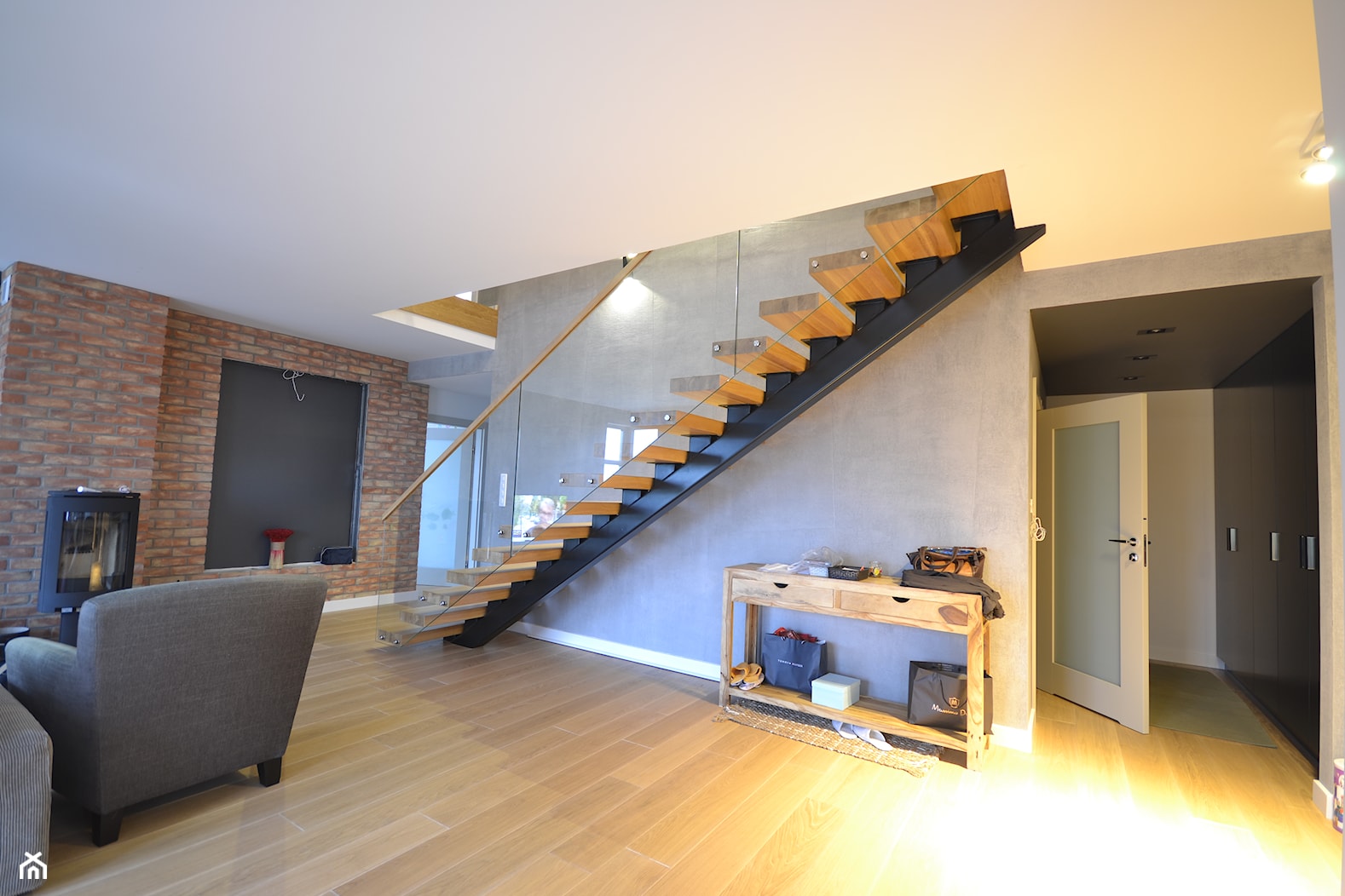 nowoczesne schody dębowe na profilu - zdjęcie od Schodo-System - Homebook