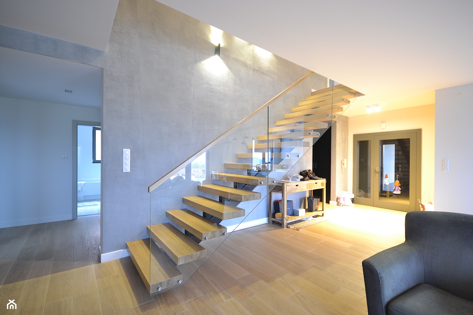 nowoczesne schody dębowe na profilu - zdjęcie od Schodo-System - Homebook