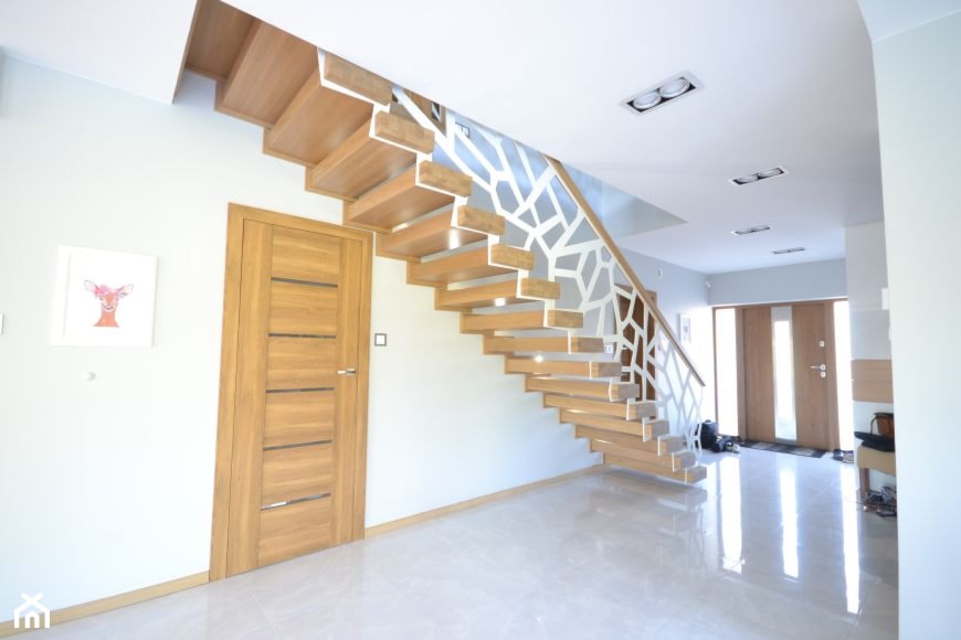 Widok na schody od strony salonu - zdjęcie od Schodo-System - Homebook