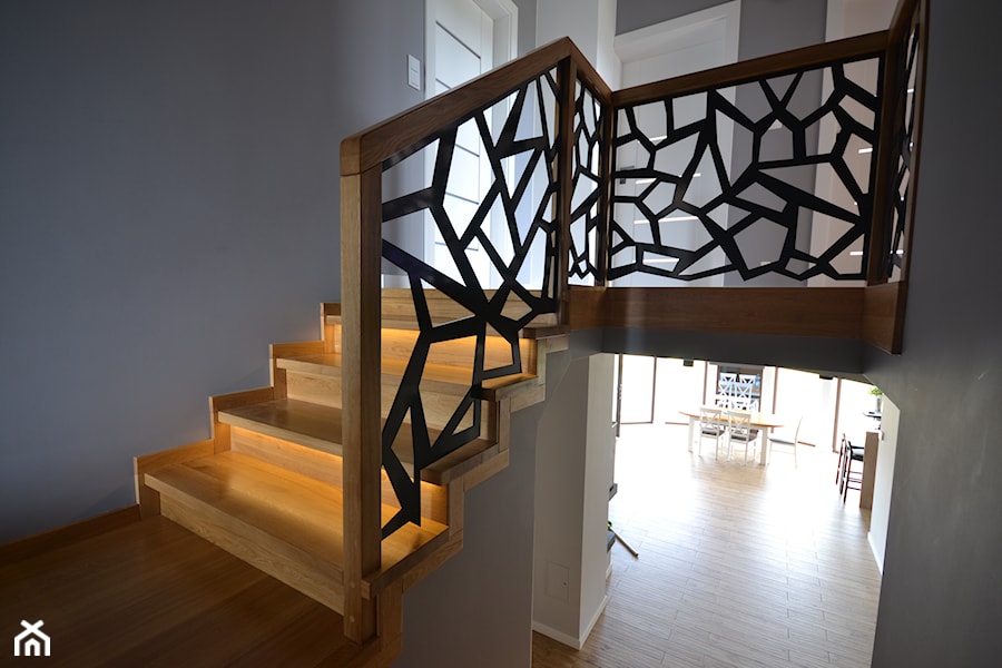 Ażurowa balustrada na schodach betronowych - zdjęcie od Schodo-System