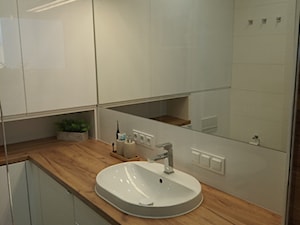 Biała łazienka - Łazienka, styl minimalistyczny - zdjęcie od Monika Kierzek