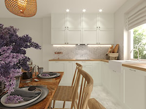 BOHEME CHIC - Średnia otwarta biała z nablatowym zlewozmywakiem kuchnia w kształcie litery l z oknem, styl prowansalski - zdjęcie od DomiDesign Studio