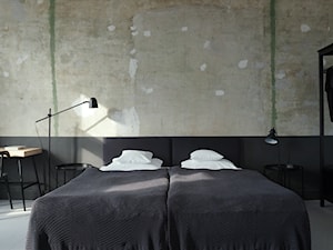 sypialnia w kamienicy - zdjęcie od krea.tina