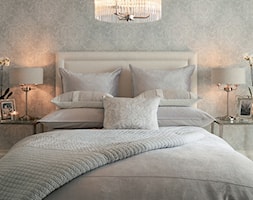 Mała szara sypialnia, styl glamour - zdjęcie od Laura Ashley - Homebook