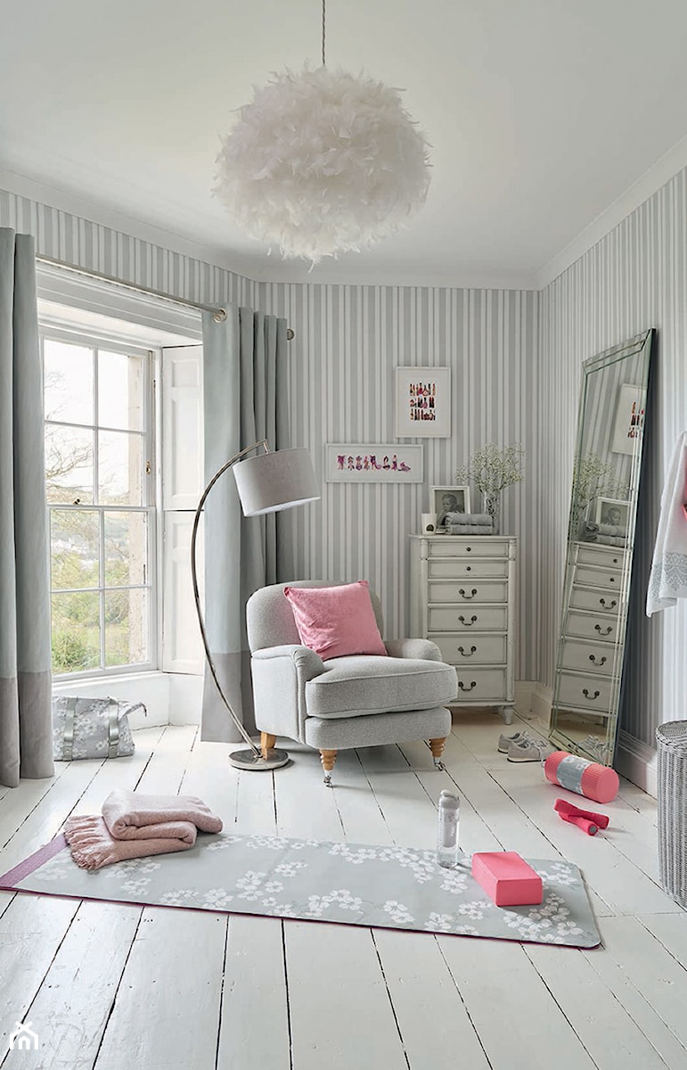 Mała szara sypialnia, styl glamour - zdjęcie od Laura Ashley