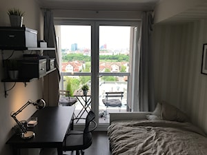 Angielska Elegancja - Styl Hampton - Małe w osobnym pomieszczeniu z sofą szare biuro - zdjęcie od DISENO INTERIORS - Apartamenty PREMIUM