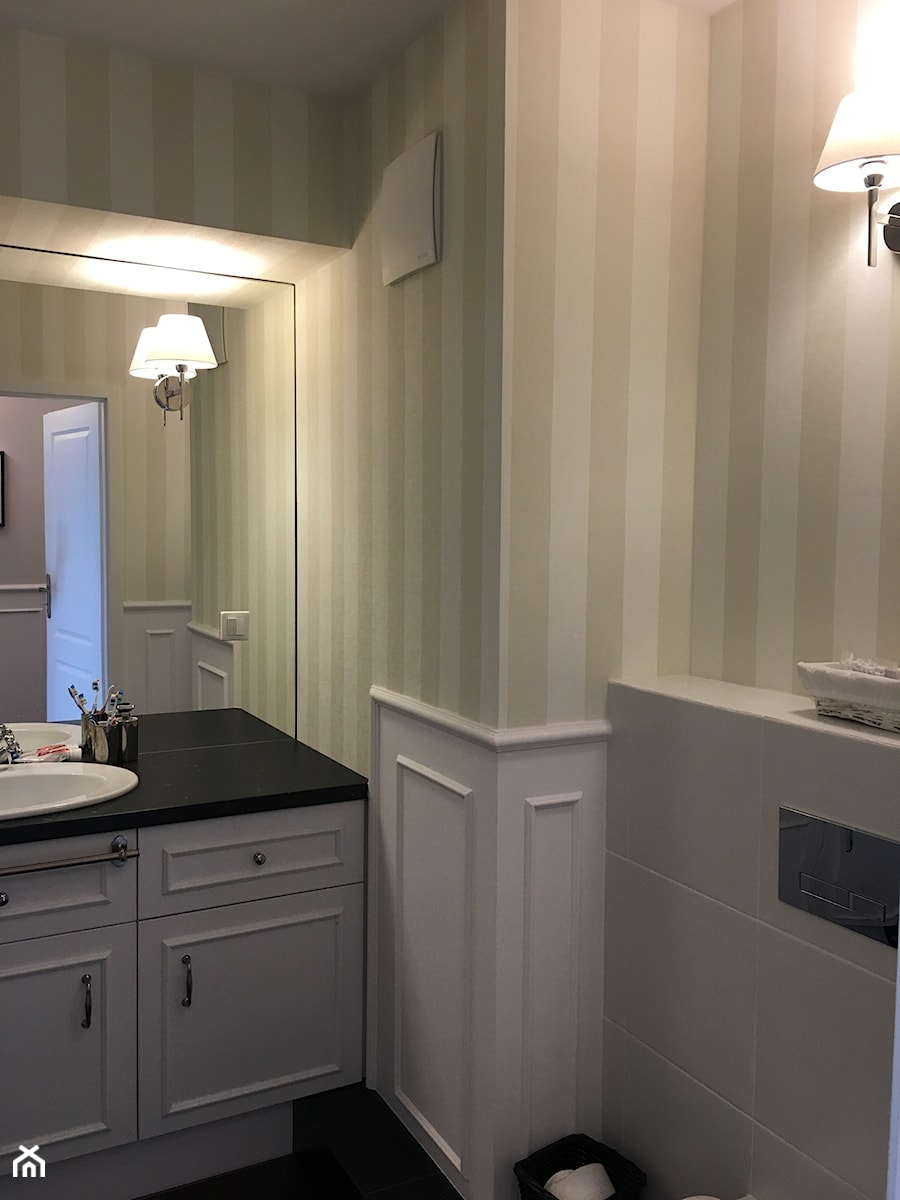 Angielska Elegancja - Styl Hampton - Mała bez okna łazienka, styl rustykalny - zdjęcie od DISENO INTERIORS - Apartamenty PREMIUM