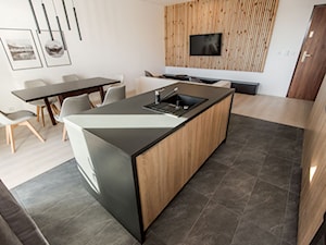 Realizacja Nowoczesny Minimalizm - Średnia biała jadalnia w salonie w kuchni - zdjęcie od DISENO INTERIORS - Apartamenty PREMIUM