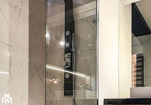 Industrial Loft - Realizacja - Bez okna z lustrem łazienka - zdjęcie od DISENO INTERIORS - Apartamenty PREMIUM