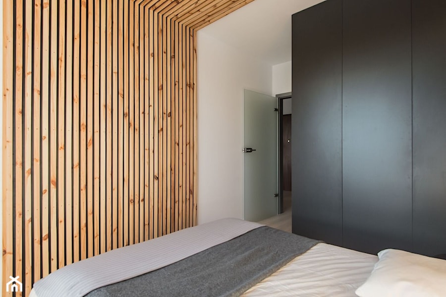 Realizacja Nowoczesny Minimalizm - Średnia biała czarna sypialnia - zdjęcie od DISENO INTERIORS - Apartamenty PREMIUM