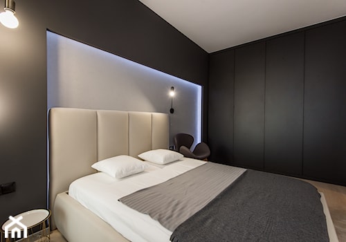 Realizacja - Apartament przy Parku - Średnia czarna szara sypialnia - zdjęcie od DISENO INTERIORS - Apartamenty PREMIUM