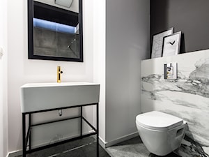 Realizacja - Moderno Art Deco - Mała bez okna z lustrem łazienka, styl nowoczesny - zdjęcie od DISENO INTERIORS - Apartamenty PREMIUM