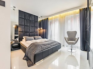Projekt Apartamentu pod wynajem krótkoterminowy - konkurs - Mała szara sypialnia - zdjęcie od DISENO INTERIORS - Apartamenty PREMIUM