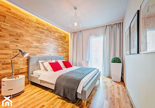 Apartament Wood & White - Średnia szara sypialnia - zdjęcie od DISENO INTERIORS - Apartamenty PREMIUM