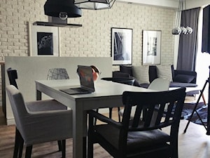 Duża szara jadalnia w salonie - zdjęcie od DISENO INTERIORS - Apartamenty PREMIUM