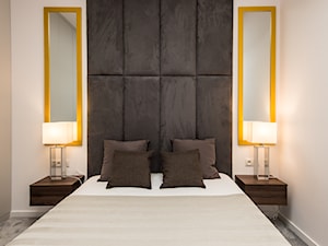 Realizacja - Moderno Art Deco - Mała biała szara sypialnia, styl nowoczesny - zdjęcie od DISENO INTERIORS - Apartamenty PREMIUM