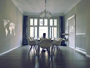 Duża szara jadalnia jako osobne pomieszczenie - zdjęcie od DISENO INTERIORS - Apartamenty PREMIUM